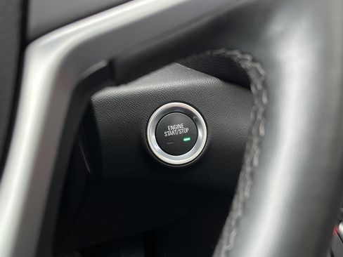 Used 2024 GMC Terrain SLT w/ Infotainment Package II image 23