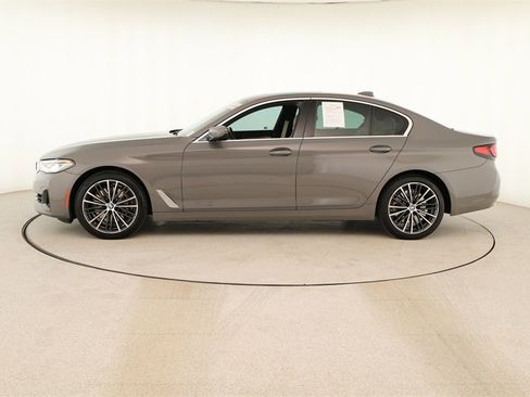 Used 2022 BMW 540i w/ M Sport Package image 2