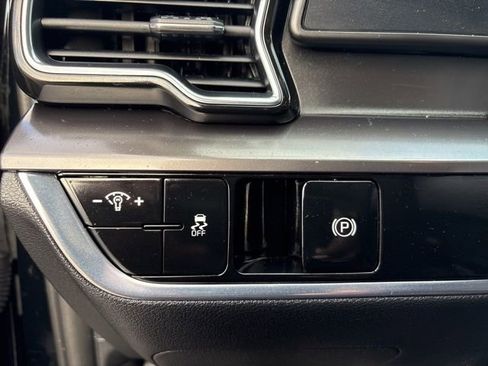 Certified 2024 Kia Sportage EX image 25