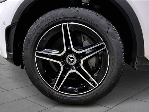 Used 2021 Mercedes-Benz GLC 300 GLC 300 image 11