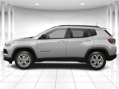 Certified 2025 Jeep Compass Latitude w/ Sun & Sound Group image 3