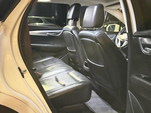 Used 2018 Cadillac XT5 Luxury w/ Driver Awareness Package image 13