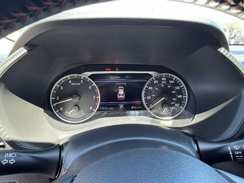 Used 2024 Nissan Sentra SR FWD image 29