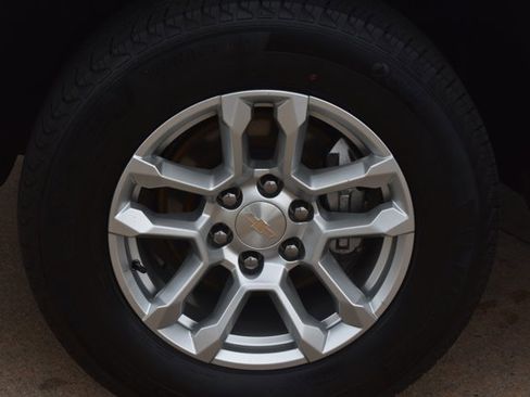 Used 2023 Chevrolet Silverado 1500 LT AWD/4WD image 11