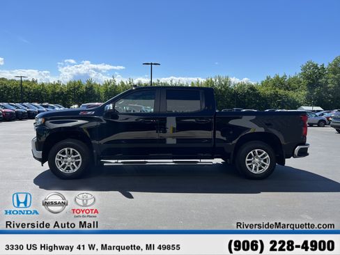 Used 2022 Chevrolet Silverado 1500 LT AWD/4WD image 4