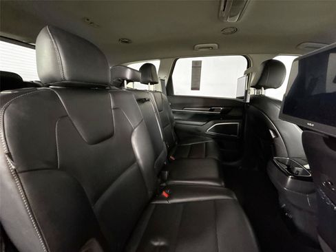 Used 2023 Kia Telluride LX FWD image 36