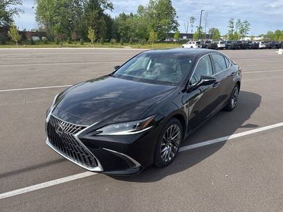 Used 2024 Lexus ES 300h Ultra Luxury w/ Accessory Package (Z1)