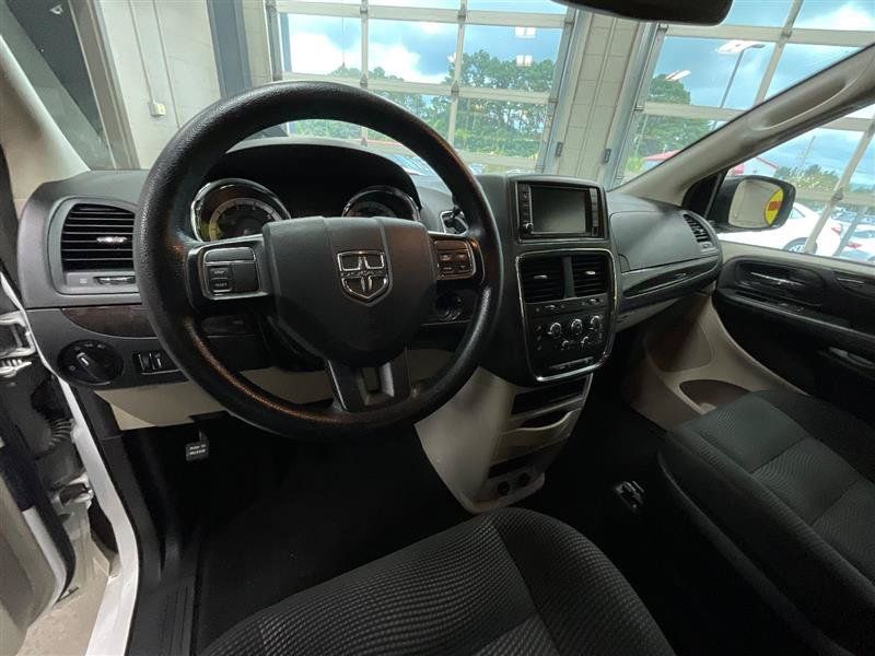 Used 2020 Dodge Grand Caravan SE FWD image 13