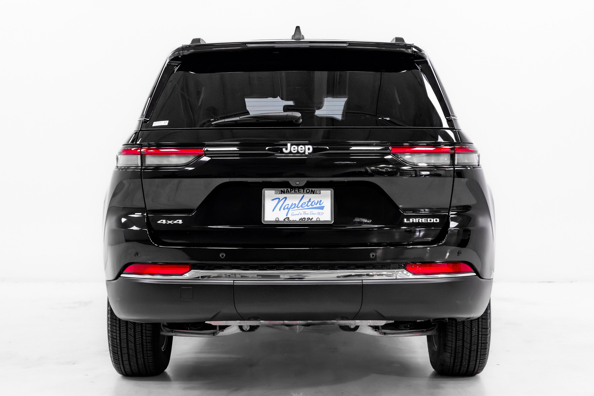Used 2024 Jeep Grand Cherokee Laredo X AWD/4WD image 29