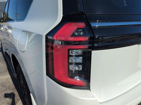 Certified 2025 Nissan Armada SV image 14