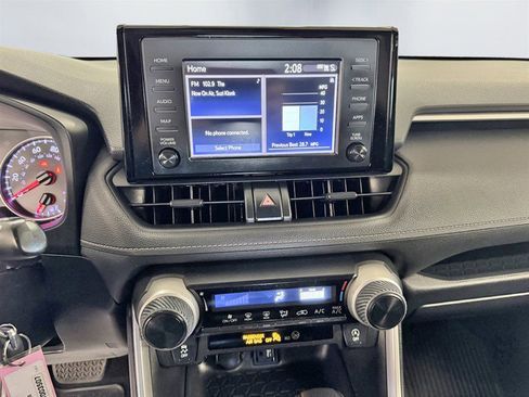 Used 2019 Toyota RAV4 LE w/ Carpet Mat Package image 14
