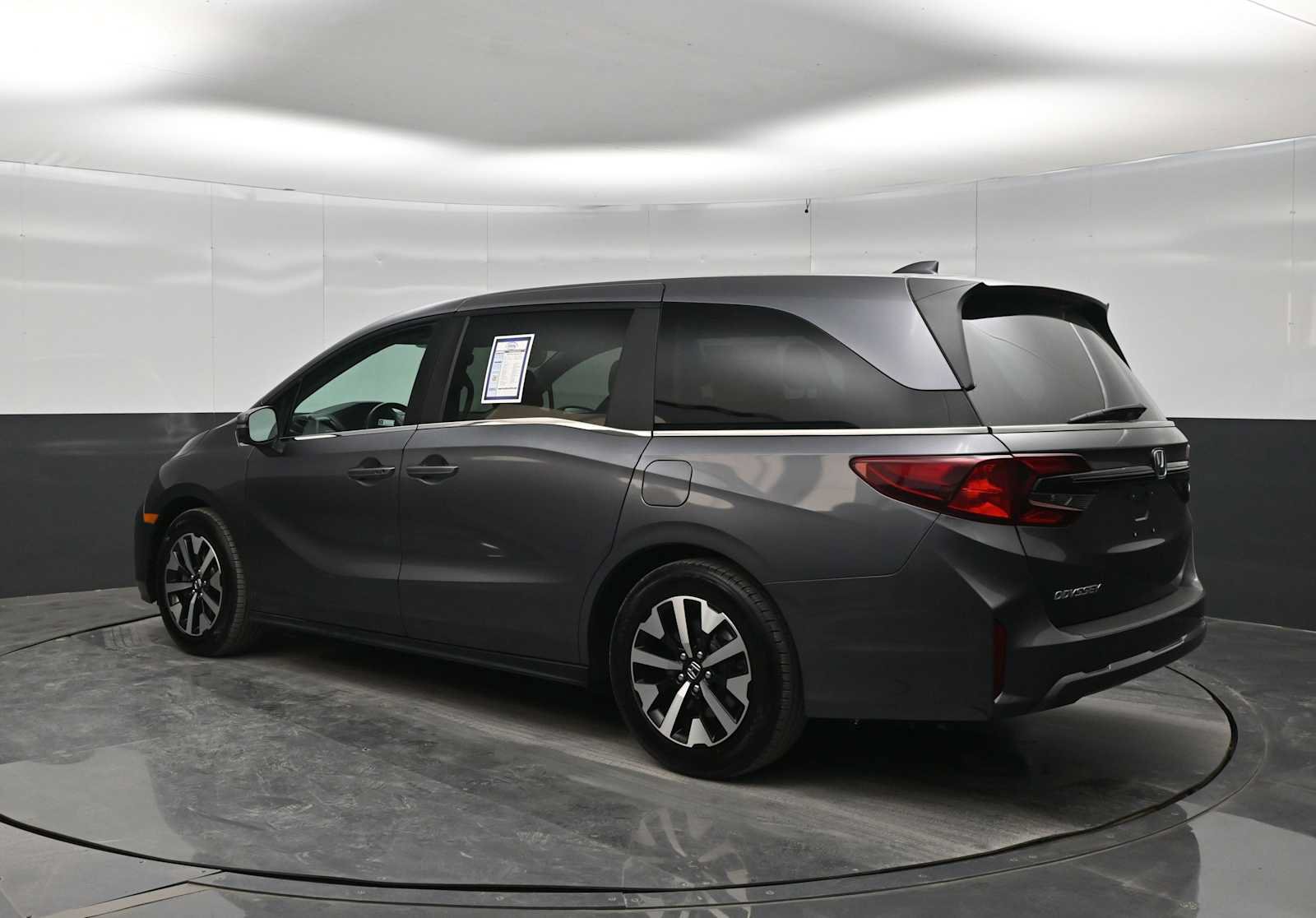 Used 2025 Honda Odyssey EX-L image 5