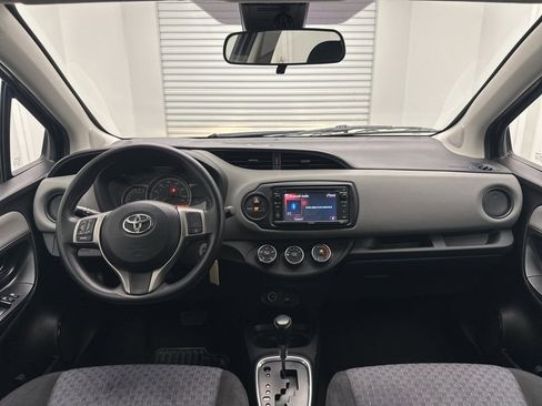 Used 2017 Toyota Yaris L image 17