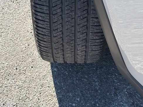 Used 2023 Jeep Grand Cherokee L Laredo image 41