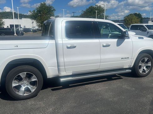 Used 2019 RAM 1500 Laramie AWD/4WD image 3