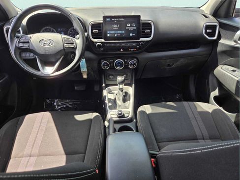Used 2021 Hyundai Venue SEL FWD image 12