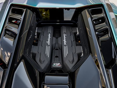 Used 2024 Lamborghini Revuelto AWD/4WD image 68