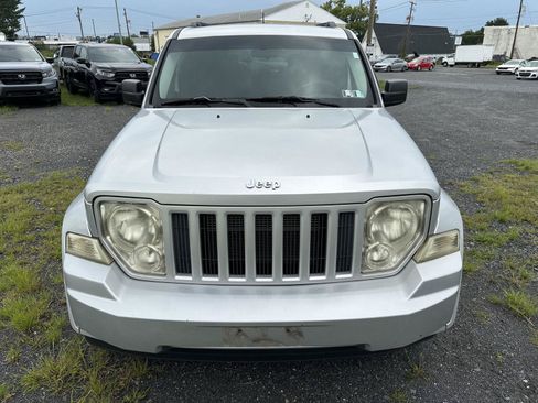 Used 2009 Jeep Liberty Sport w/ Popular Equipment Group AWD/4WD image 3