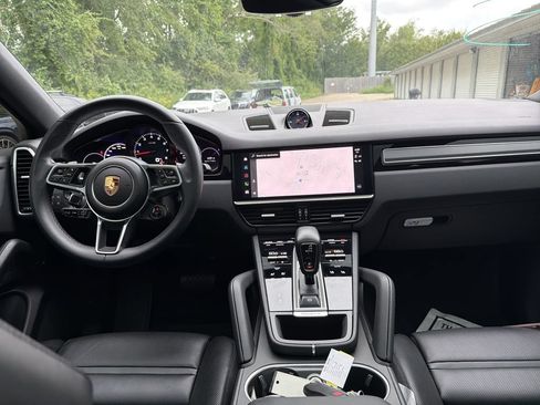 Used 2023 Porsche Cayenne Coupe AWD/4WD image 12