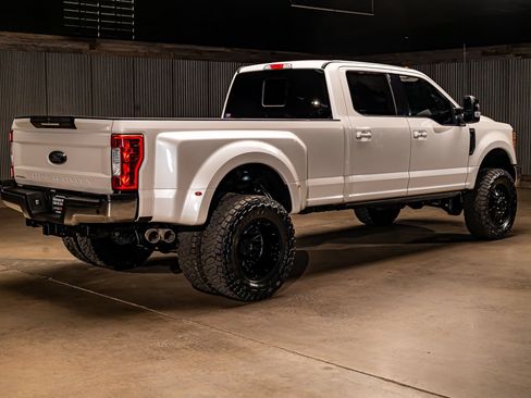 Used 2017 Ford F350 Lariat w/ Lariat Ultimate Package AWD/4WD image 10