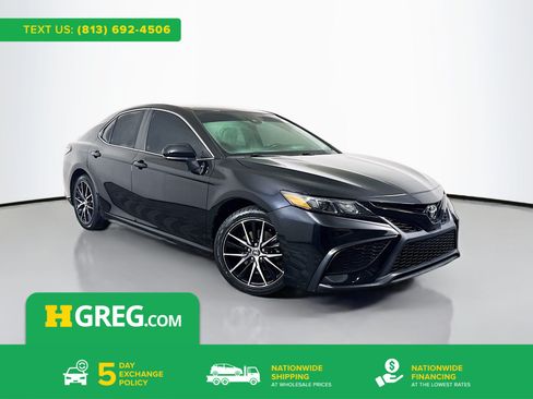 Used 2021 Toyota Camry SE FWD image 1