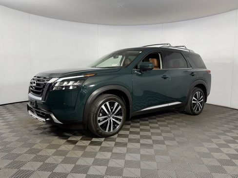 Used 2025 Nissan Pathfinder Platinum w/ Cargo Package AWD/4WD image 3