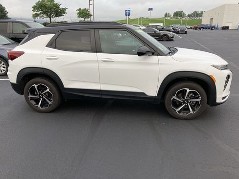 Used 2022 Chevrolet TrailBlazer RS w/ Technology Package AWD/4WD image 8
