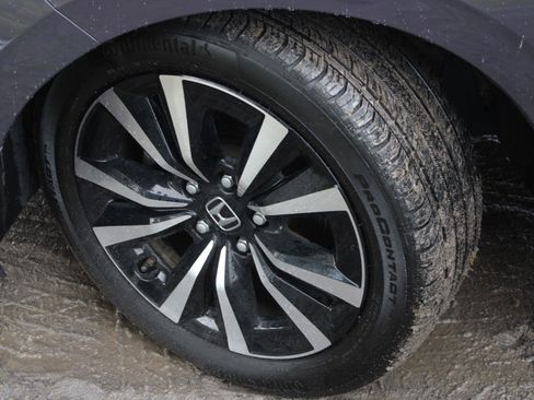 Used 2024 Honda Civic EX-L image 18