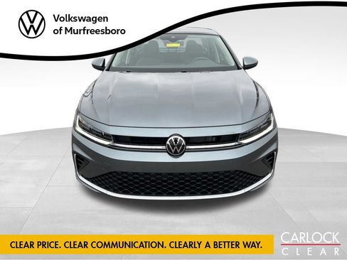 Used 2026 Volkswagen Jetta SE FWD image 3