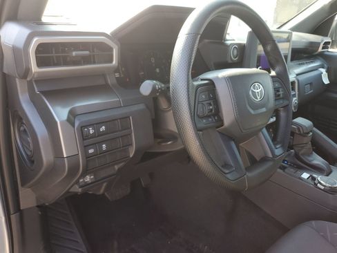 Certified 2026 Toyota Tacoma SR5 AWD/4WD image 18
