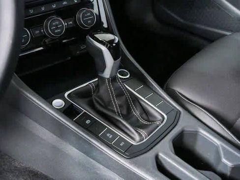 Certified 2024 Volkswagen Jetta SE FWD image 16
