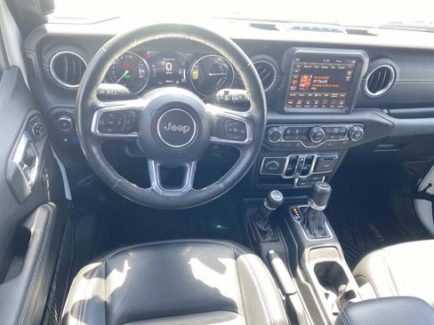 Used 2023 Jeep Wrangler Unlimited Sahara w/ Cold Weather Group AWD/4WD image 19