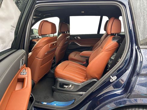 New 2026 BMW X7 M60i image 23