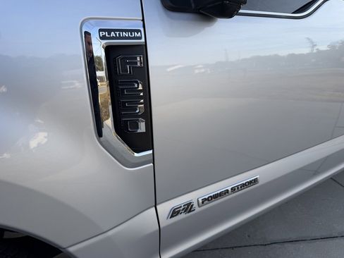 Used 2017 Ford F250 Platinum w/ Platinum Ultimate Package image 13