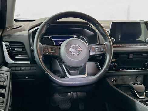 Used 2022 Nissan Rogue SV w/ SV Premium Package FWD image 18