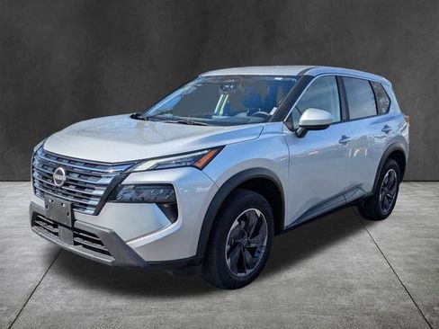 Used 2025 Nissan Rogue SV image 8