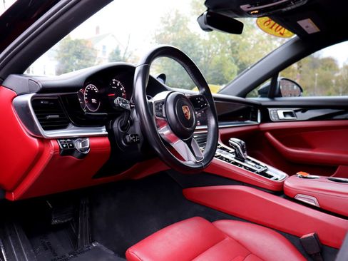 Used 2018 Porsche Panamera w/ Premium Package Plus image 11