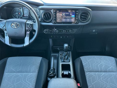 Used 2020 Toyota Tacoma SR5 image 13