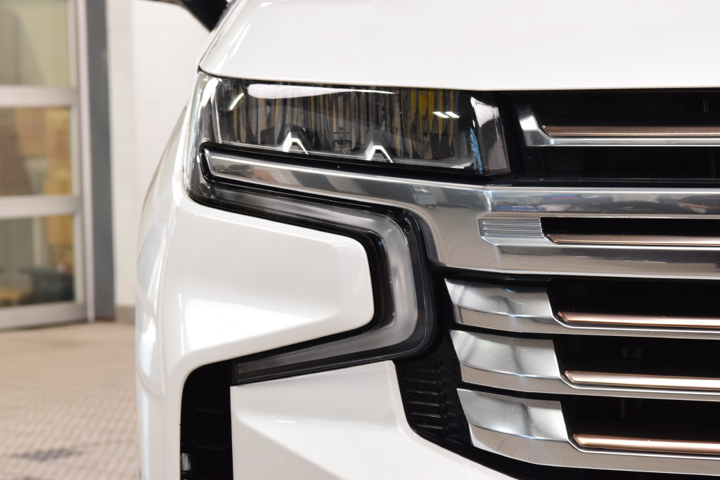 Used 2022 Chevrolet Tahoe High Country AWD/4WD image 12