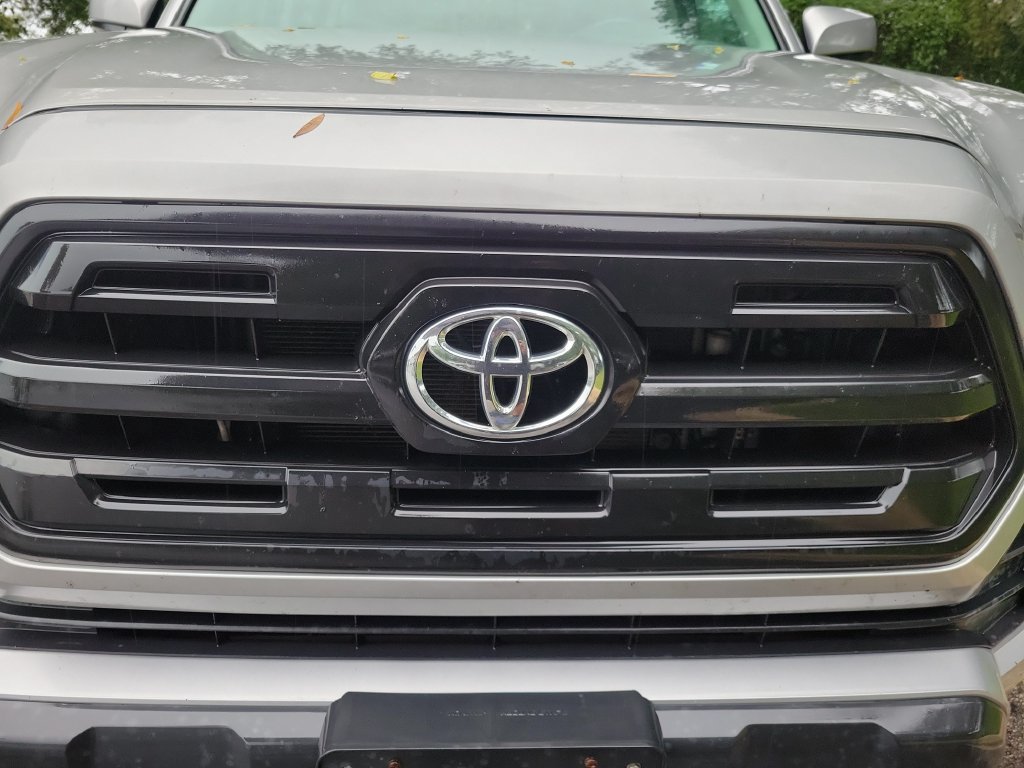 Used 2016 Toyota Tacoma SR w/ Towing Package AWD/4WD image 8