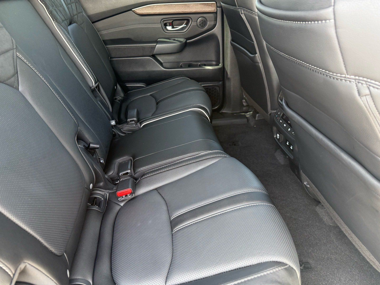 Used 2026 Honda Pilot Elite image 30