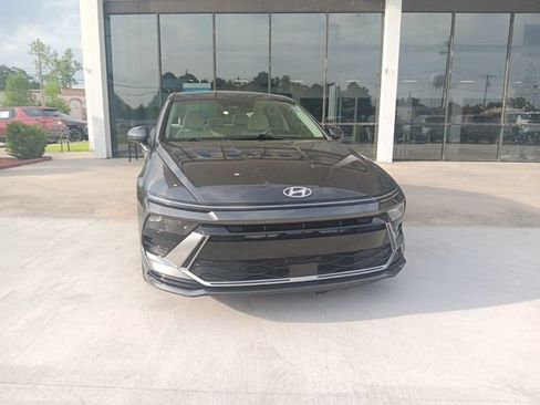 Used 2025 Hyundai Sonata SEL FWD image 2