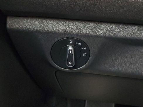 Used 2023 Volkswagen Jetta SE image 15