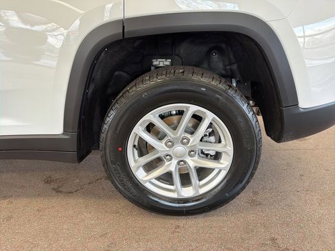 New 2025 Jeep Grand Cherokee Laredo X image 22