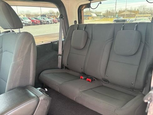 Used 2022 Jeep Wrangler Sport image 10