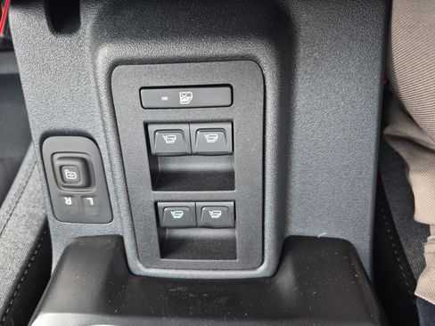 New 2025 Ford Bronco 4-Door w/ Sasquatch Package image 28