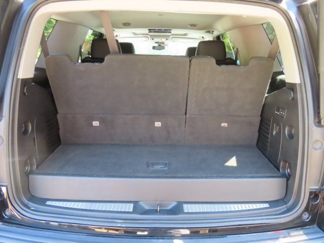 Used 2019 Cadillac Escalade Luxury AWD/4WD image 10
