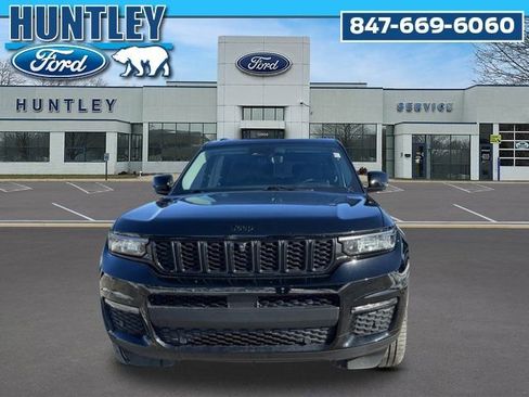 Used 2023 Jeep Grand Cherokee L Limited w/ Luxury Tech Group II image 3