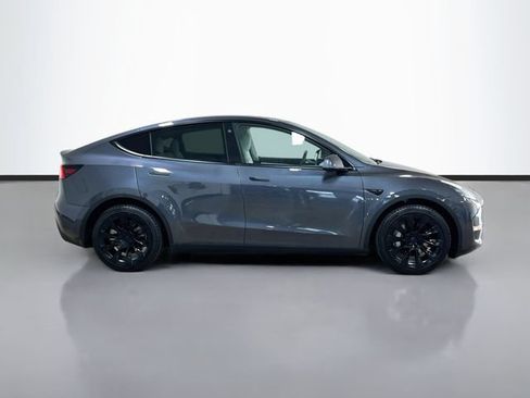 Used 2021 Tesla Model Y Long Range AWD/4WD image 8