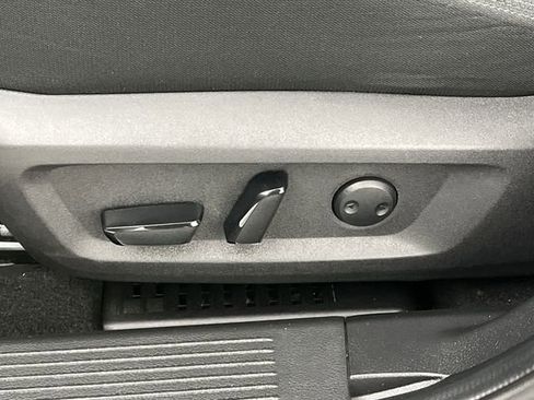 Used 2024 Nissan Rogue SV image 12